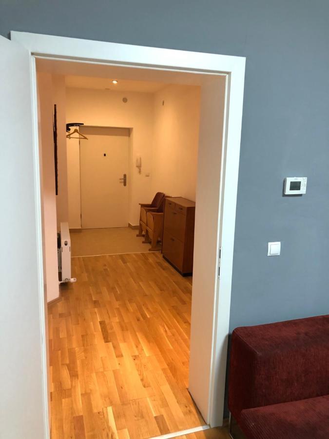 Grosse 4 Zimmer Wohnung. Schonbrunn-nahe! * Wenen