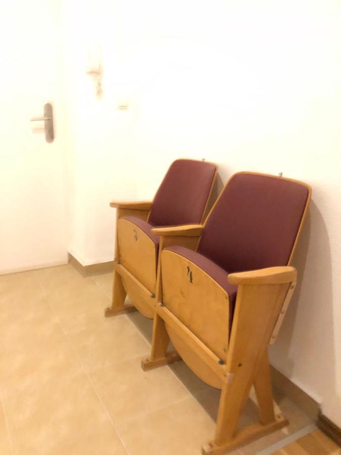 Grosse 4 Zimmer Wohnung. Schonbrunn-nahe! Appartement