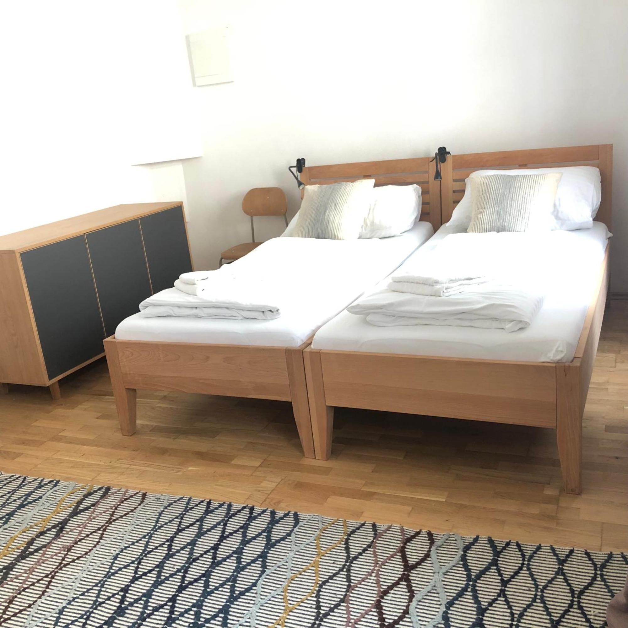 Grosse 4 Zimmer Wohnung. Schonbrunn-nahe! Wien