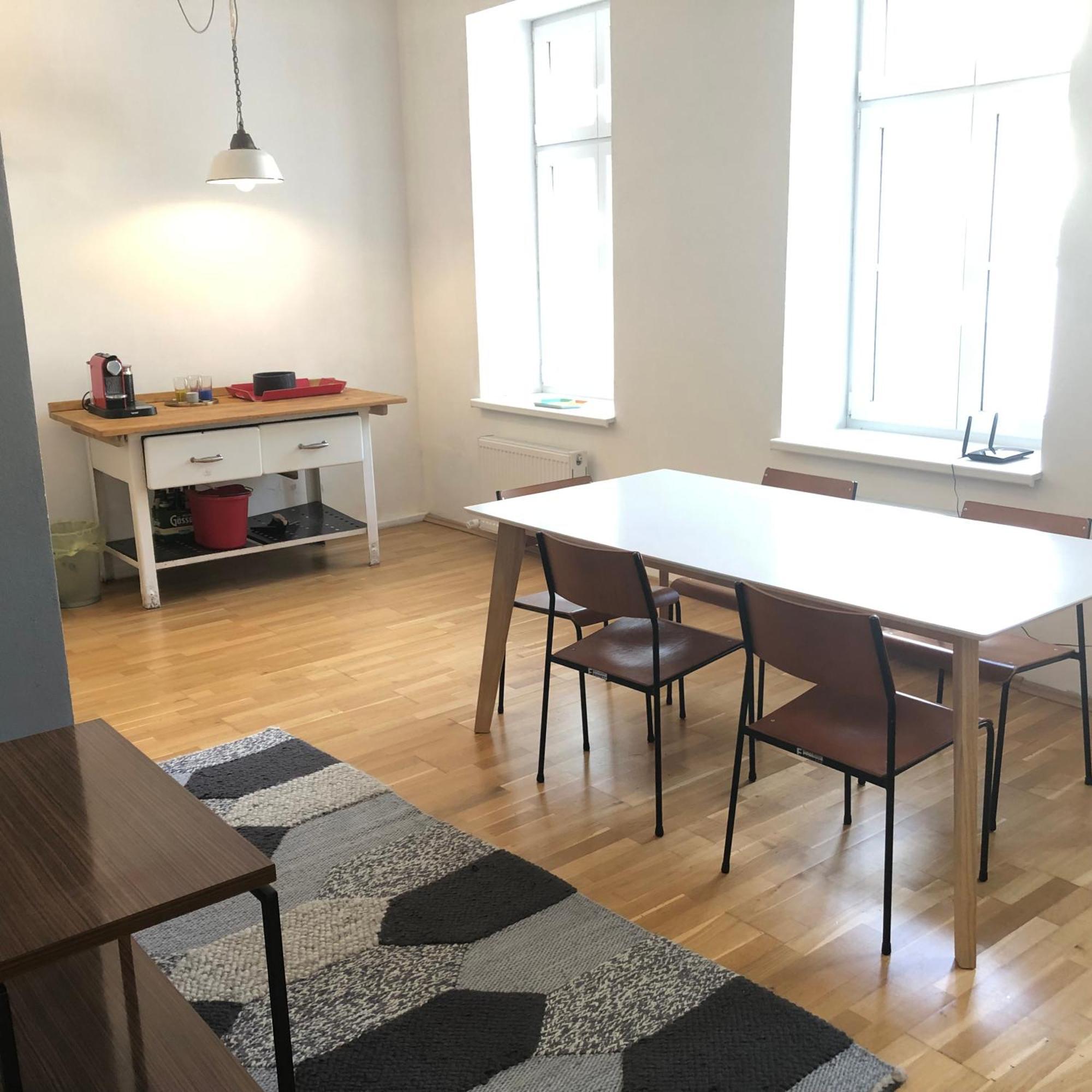 Grosse 4 Zimmer Wohnung. Schonbrunn-nahe! Appartement Wenen